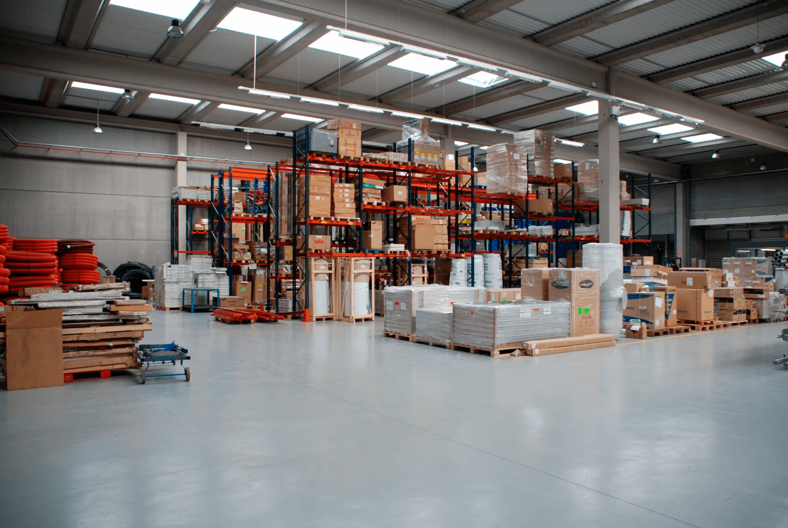Almacén IGSA Girona - 11.600 m² de instalaciones